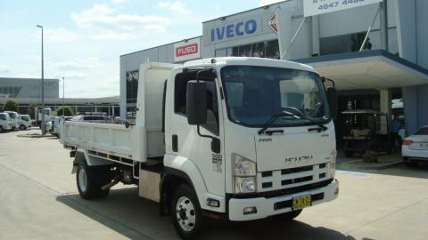 2014 isuzu frr 500 6 sp manual 2d tipper truck