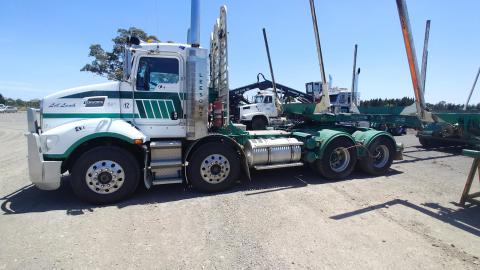 2011 kenworth t409 prime mover & trailer