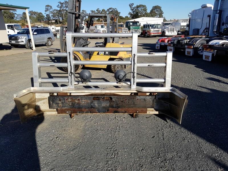 kenworth t658 bullbar